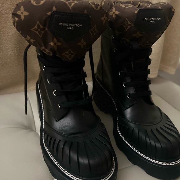 Louis Vuitton boots - Picture 10 of 11
